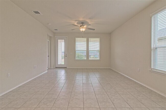 Building Photo - 608 Benton Ln