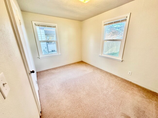 Building Photo - New on the Market!