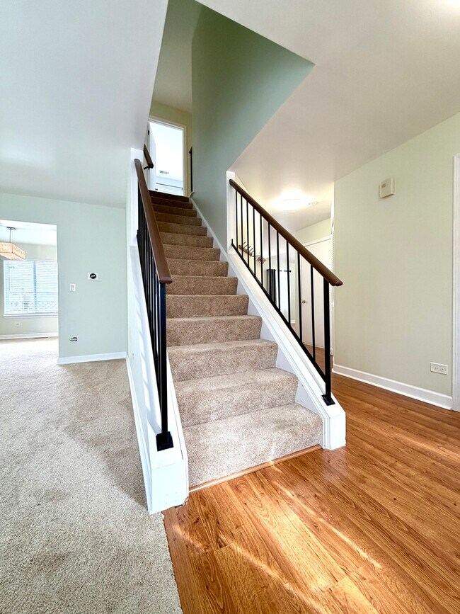 Building Photo - 665 Lakewood Farms Dr