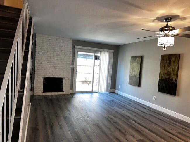 Building Photo - Charming 2-Bedroom Condo with Fireplace & ...