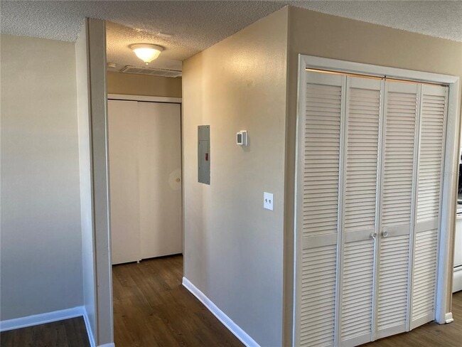 Building Photo - 5103 S Clarice Ct