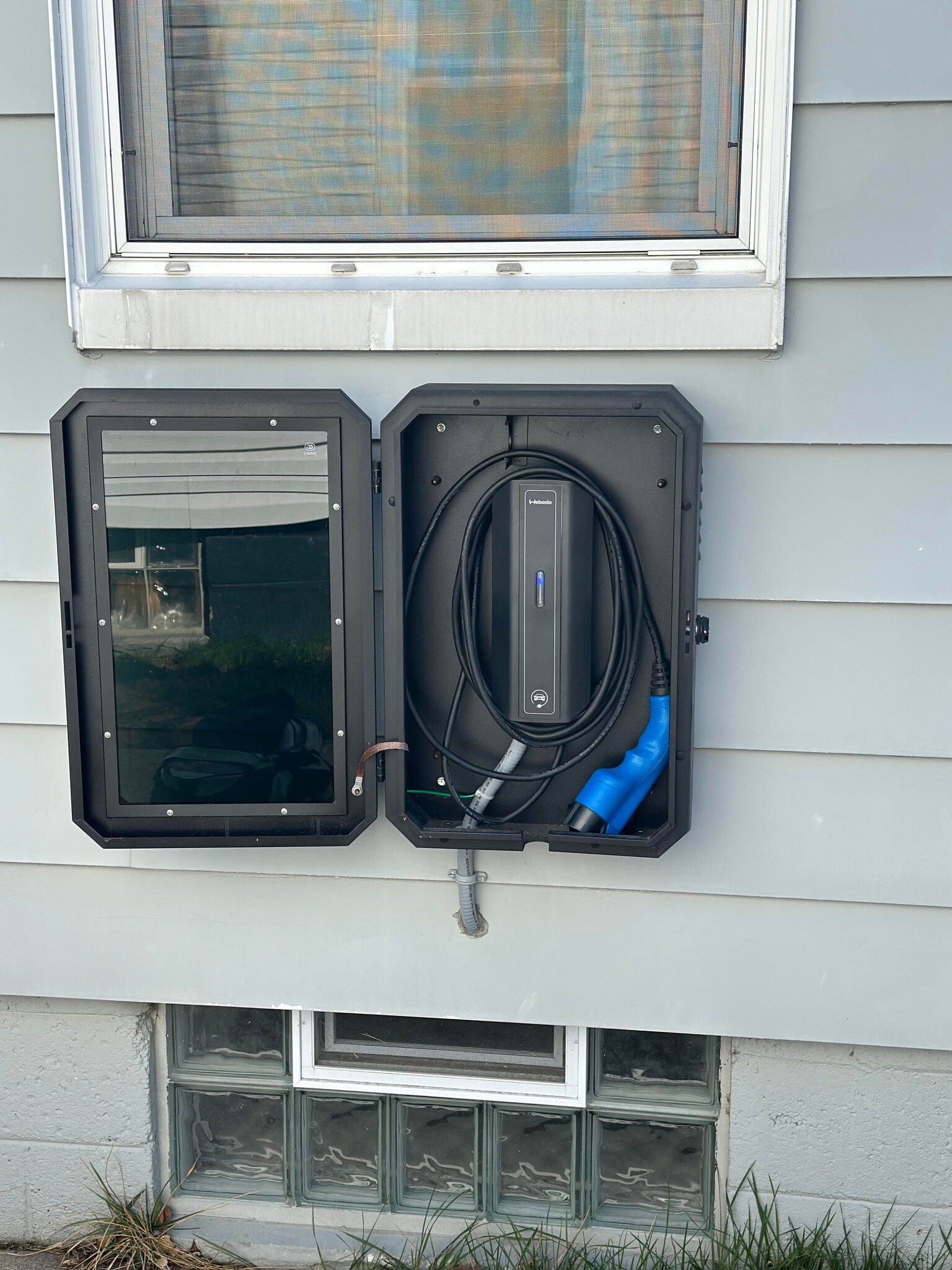 Level 2 EV charger - 2223 Coy St