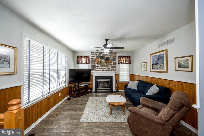 Building Photo - 740 Hickory Limb Cir