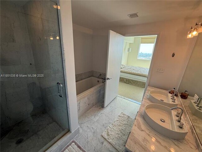 Building Photo - 253 NE 2nd St