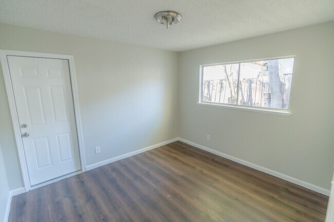 Building Photo - COMING SOON! Single Story 4 Bedroom Home for Rent in Woodland Hills!