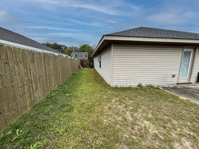 Building Photo - 5143 Carmell Ridge Cir