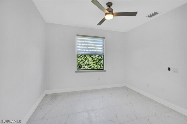 Building Photo - 430-432 Bell Blvd