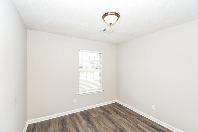 Building Photo - 1045 Tammy Sue Ln