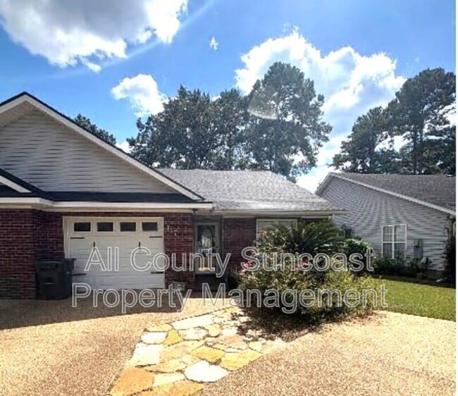 Primary Photo - 117 Pine Lake Dr