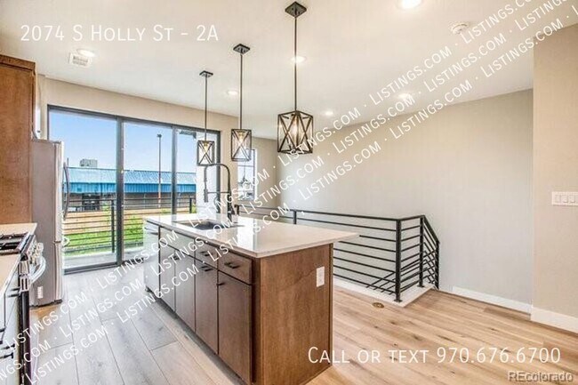 Building Photo - 2074 S Holly St