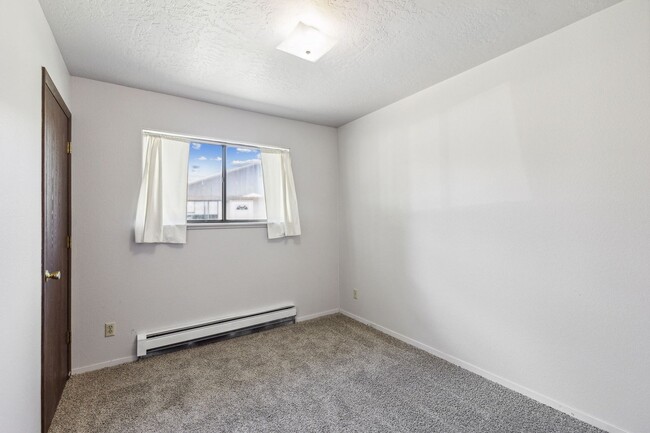 Building Photo - 1710 27th Ave