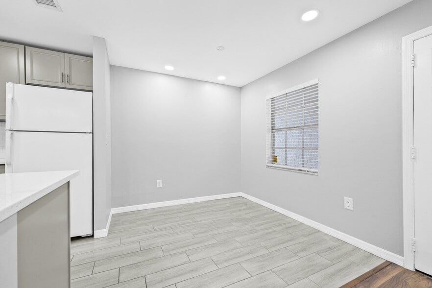 Building Photo - 4325 Aegean Dr