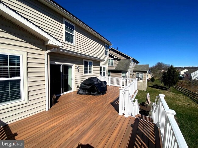 Building Photo - 2716 Lake Forest Dr