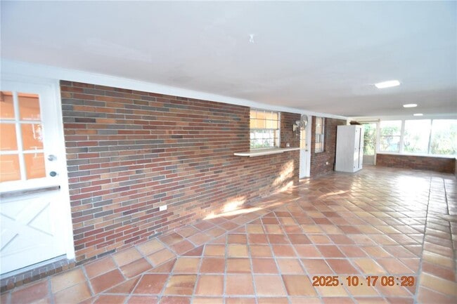 Building Photo - 4006 W Leona St