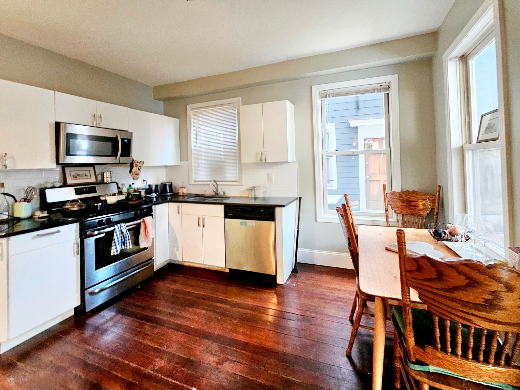 Building Photo - 23 Evergreen St