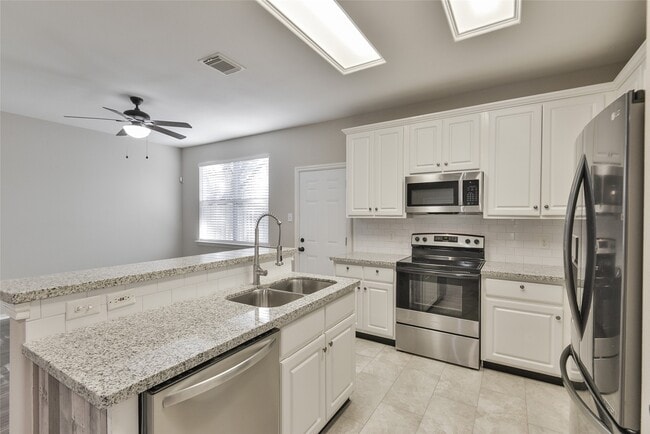 Building Photo - 6422 Encenada Green Trail