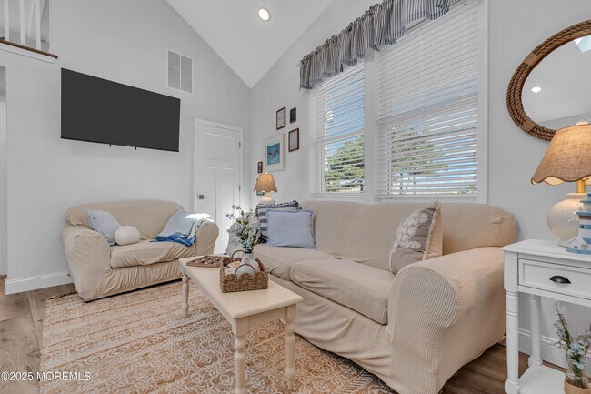 Building Photo - 101 W Cove Way