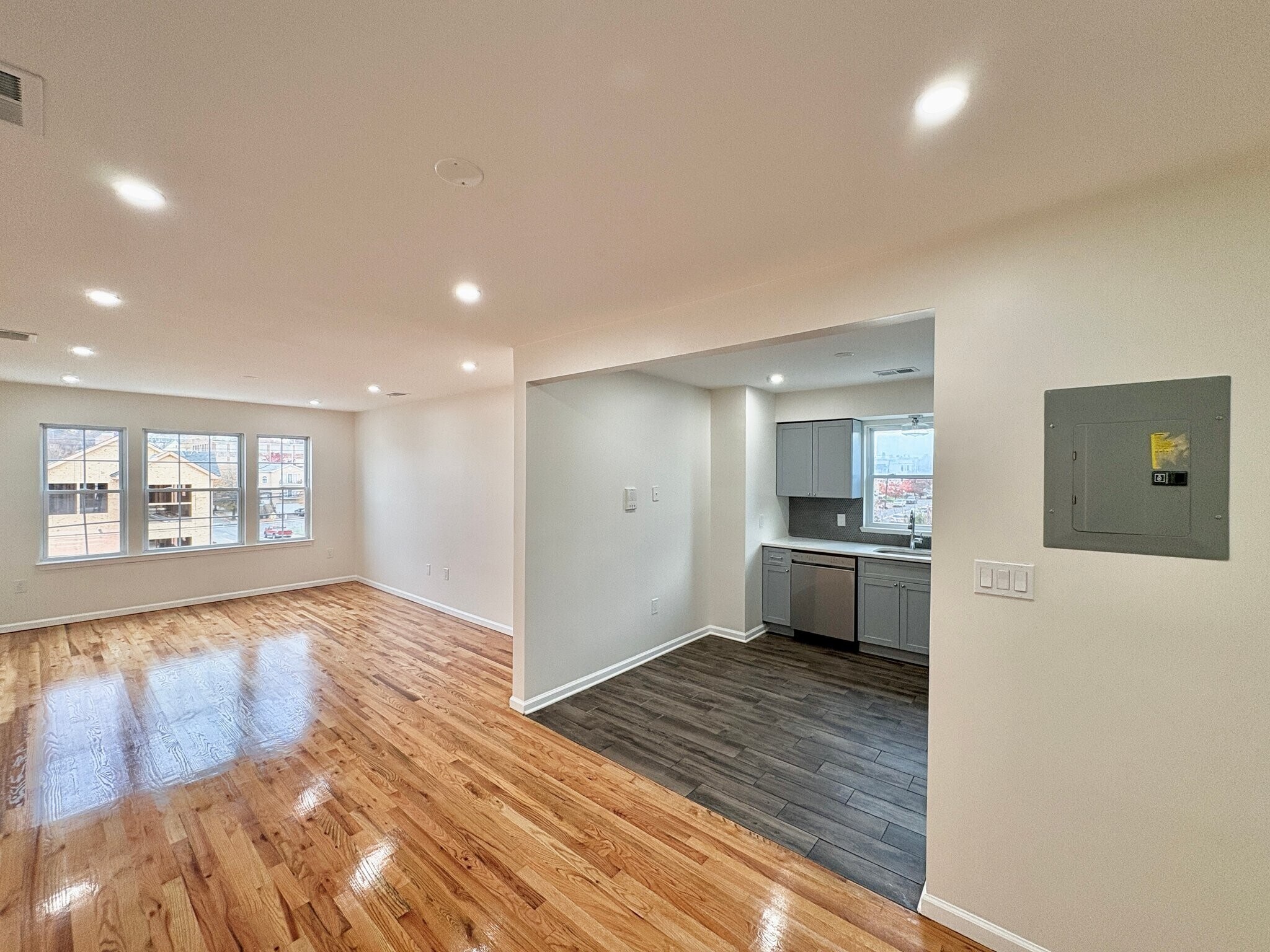 Building Photo - 156 Ridgewood Ave