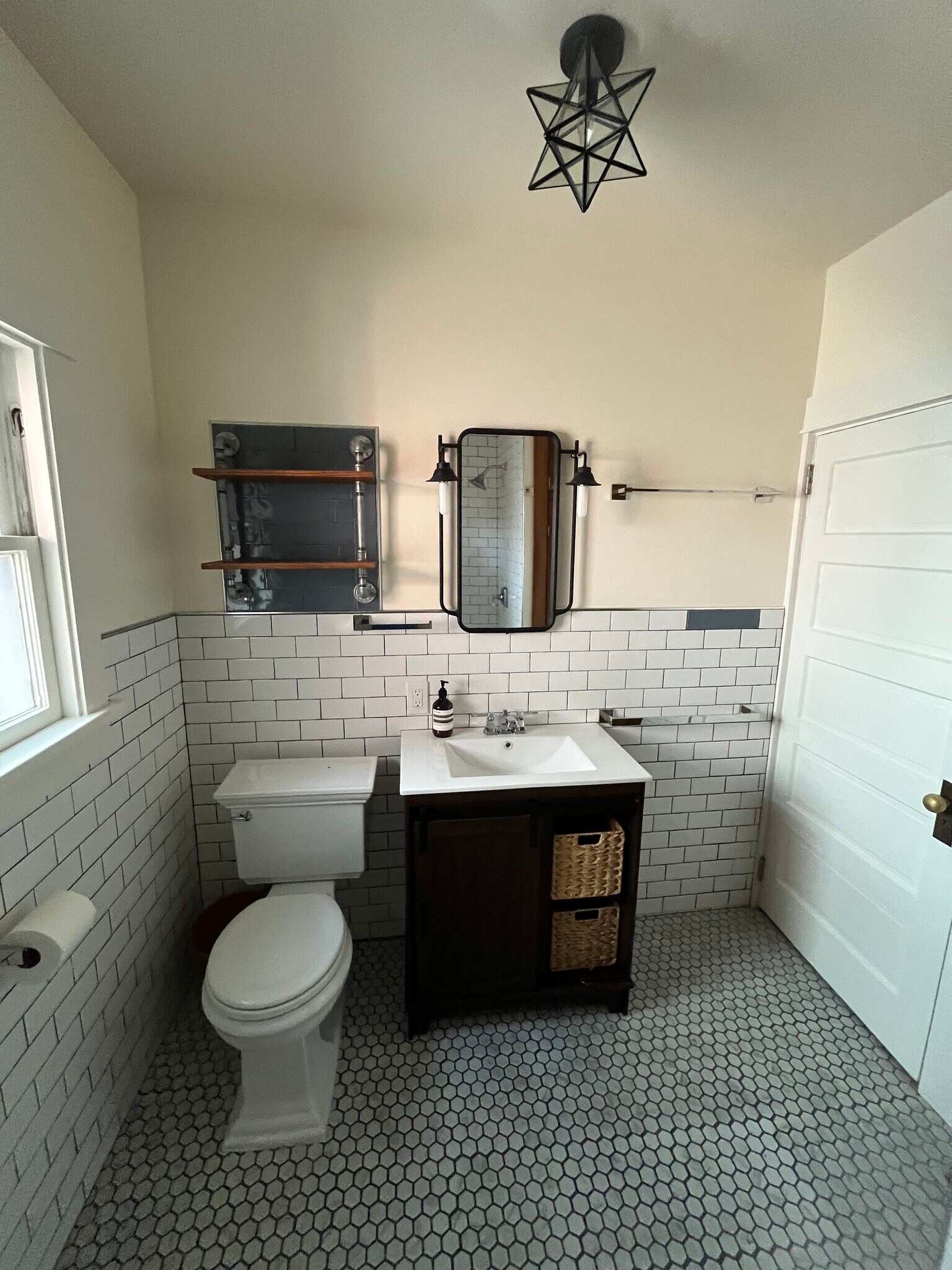 Bathroom - 1318 N McCadden Pl