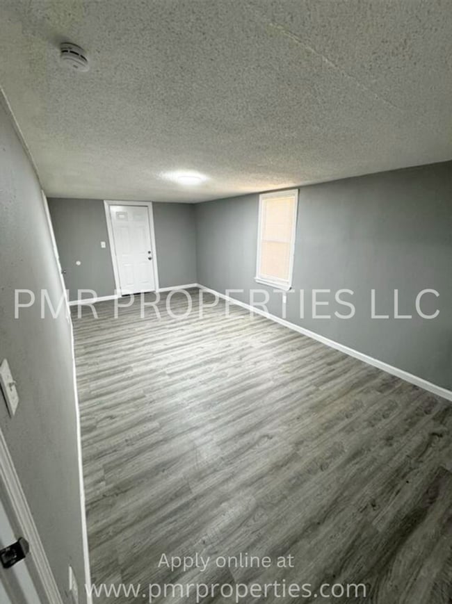 Building Photo - 3Bedroom/1Bathroom Home