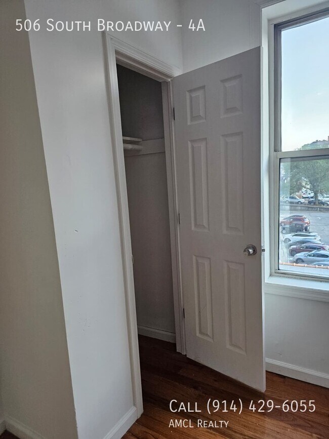 Primary Photo - 506 S Broadway