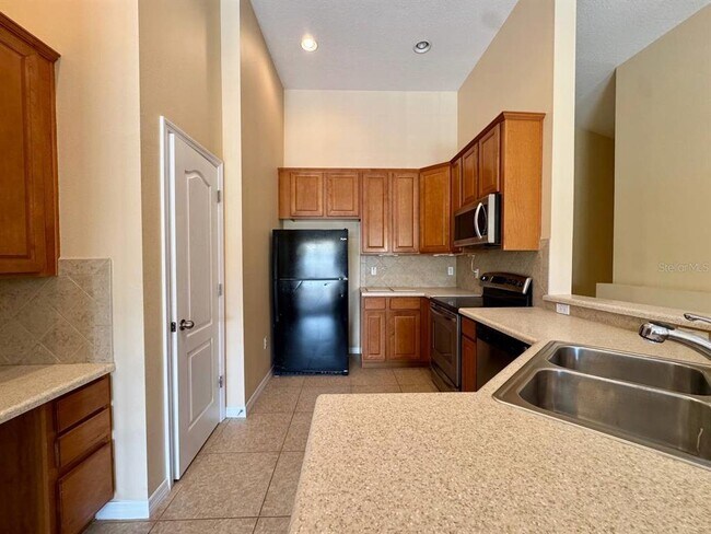 Building Photo - 7001 Interbay Blvd