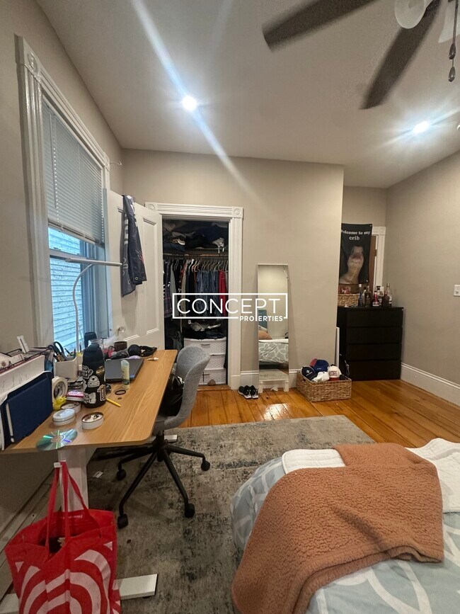 Building Photo - 66 Calumet St