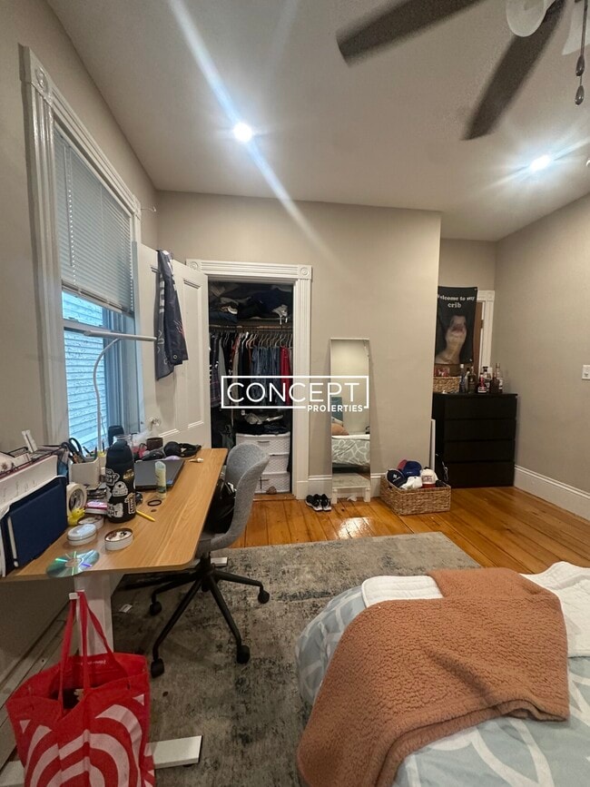 Building Photo - 68 Calumet St