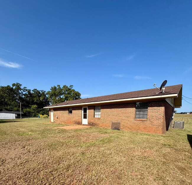 Building Photo - Available now FOR RENT in Enterprise, AL!!