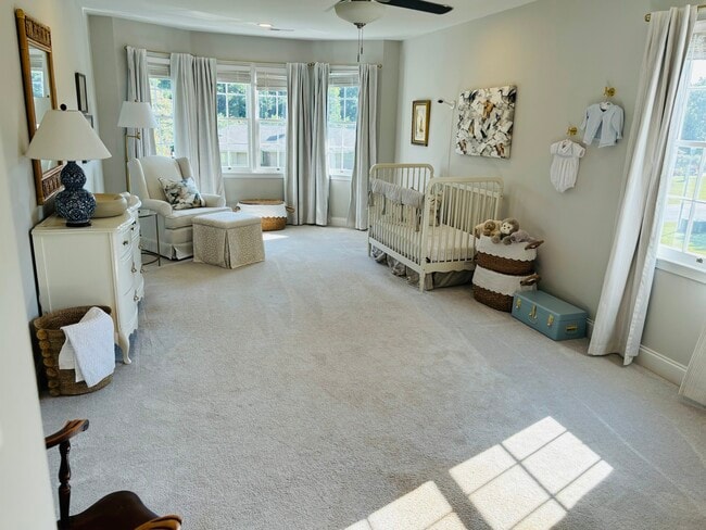 Building Photo - 303 Stonehaven Ln