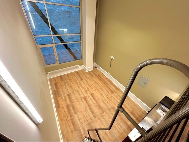 Building Photo - $1,000 MOVE IN SPECIAL!! Beautiful Loft Located in the Heart of San Francisco!!!!