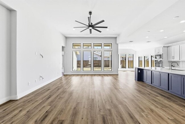 Building Photo - 9201 Spire View