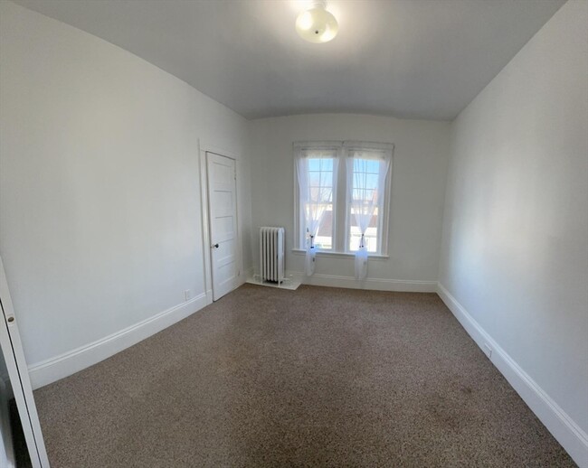 Building Photo - 150 Hermon St