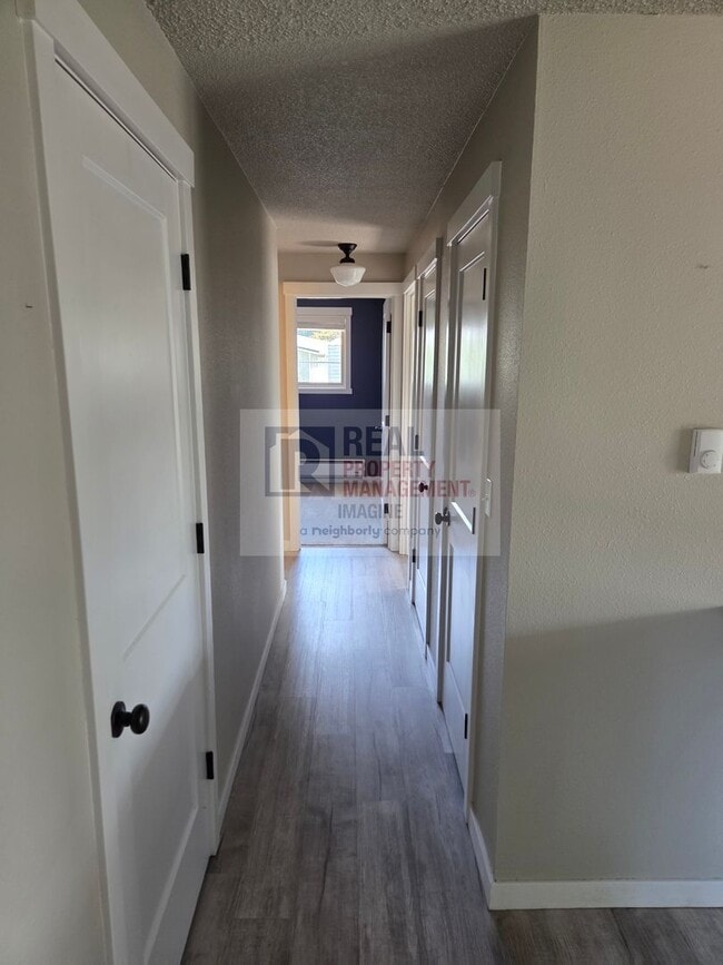 Building Photo - Recently remodeled 3 bedroom, 2.5 bath home