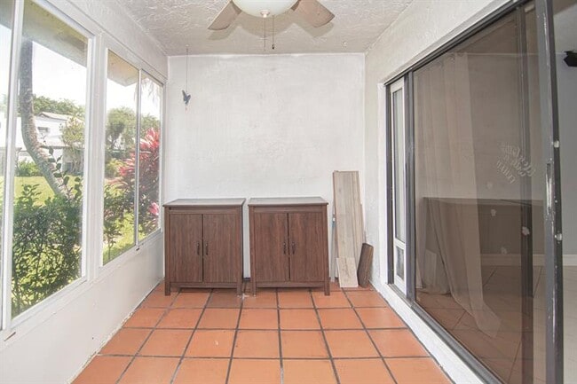 Building Photo - 369 NW 36th Ave
