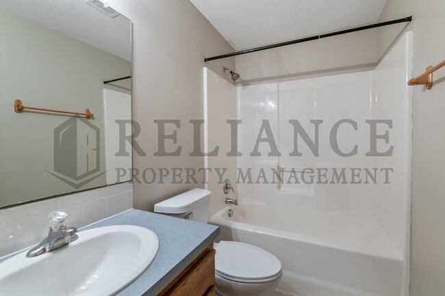 Building Photo - 1318 N Aksarben Ct