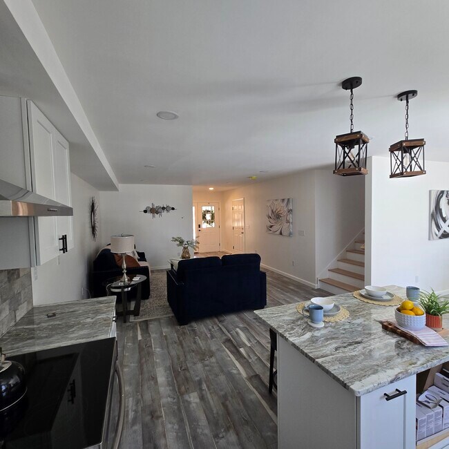 Building Photo - 438-440 Granite St.