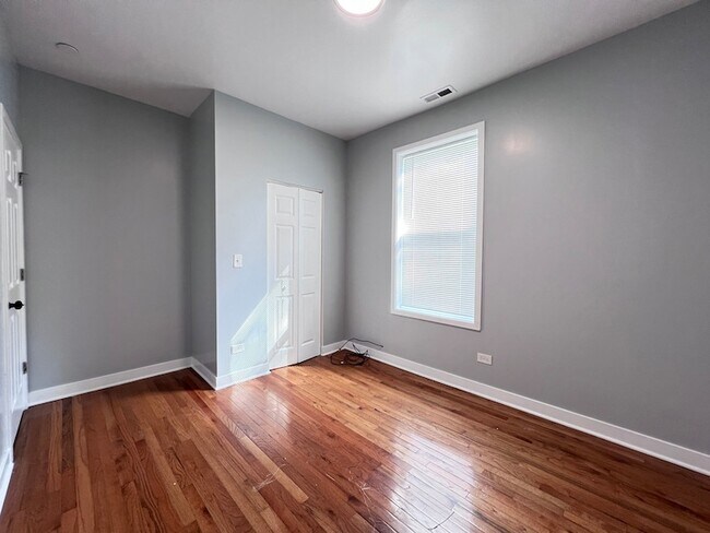 Building Photo - 6402 S Eberhart Ave