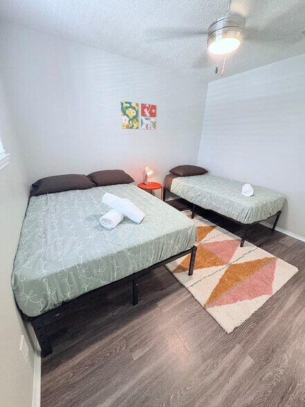 Building Photo - 111 W William Cannon Dr