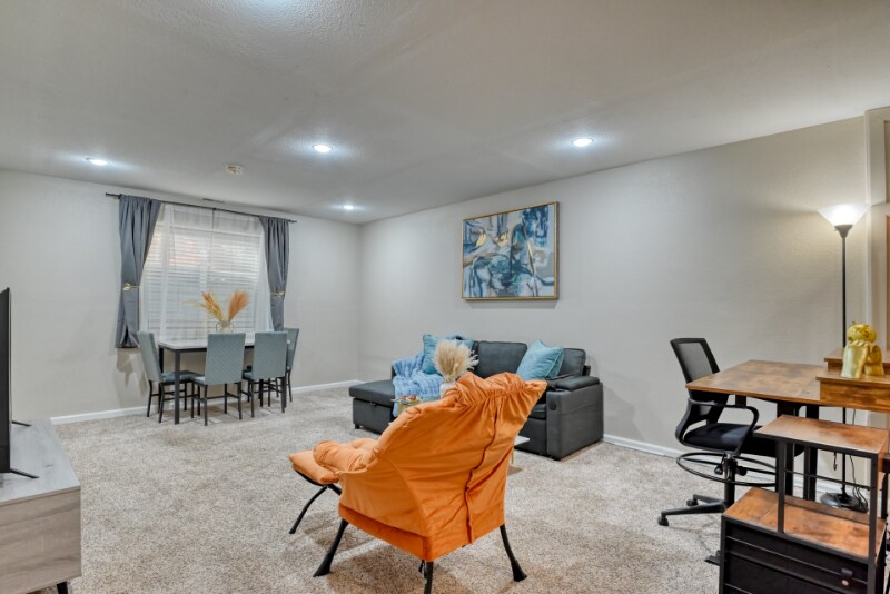 Building Photo - 2631 Thrush Grove