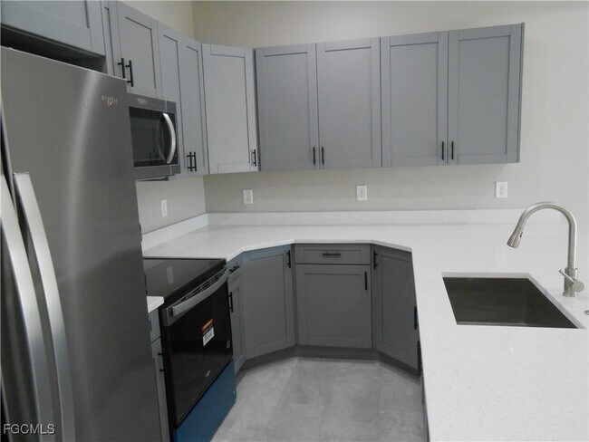 Building Photo - 937 Graystone Ave