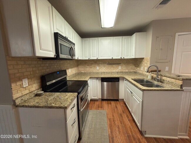 Building Photo - 1 TURTLEBACK Trl