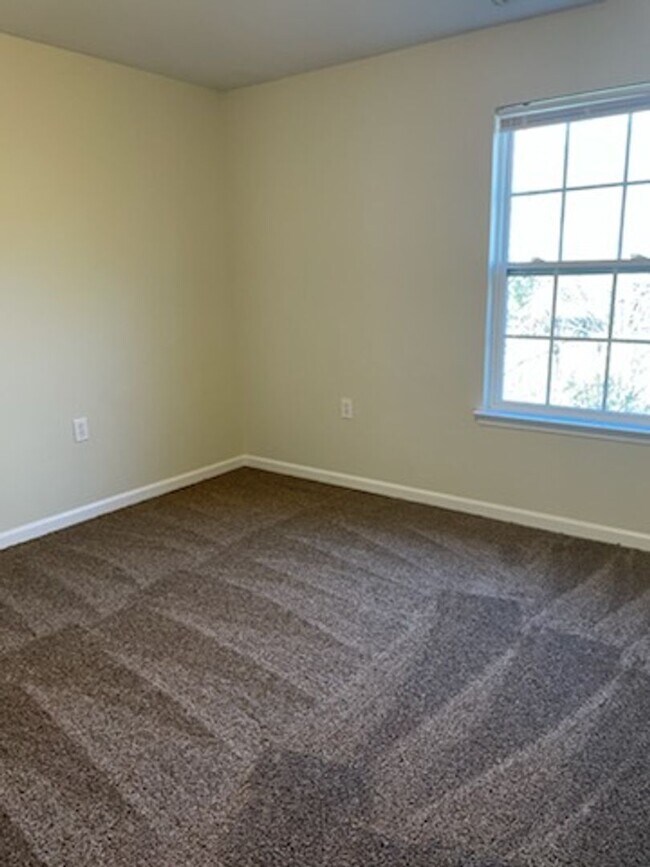 Building Photo - Landmark Court II