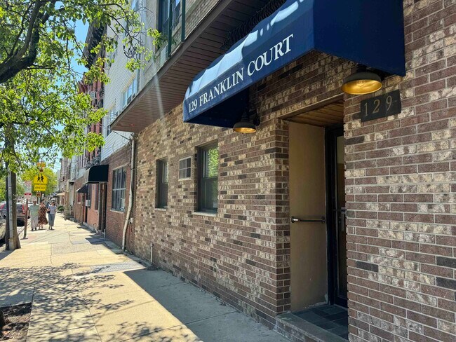 Building Photo - 129 Franklin St