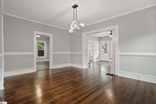 Building Photo - 3 Whitsett St