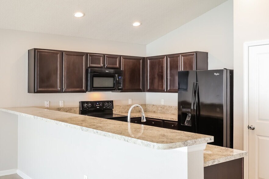 Building Photo - 6582 Winding Greens Dr