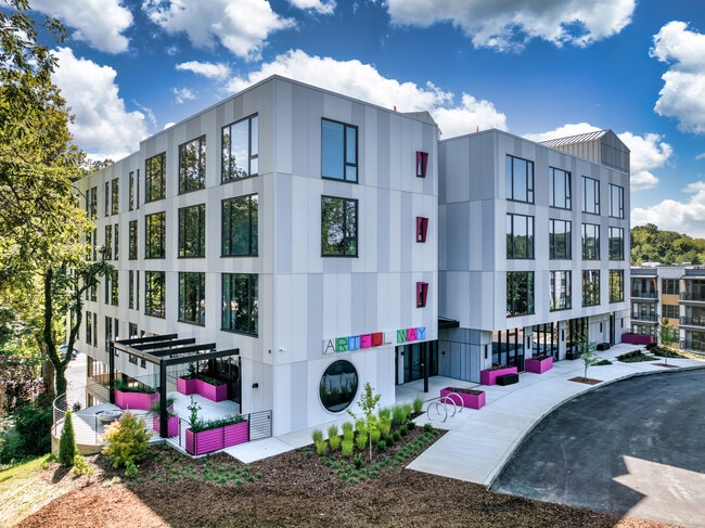 Building Photo - Artful Way