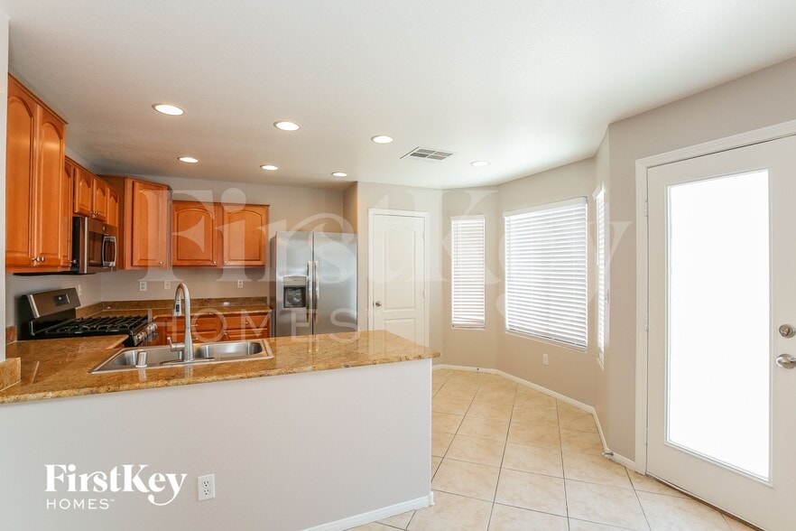 Building Photo - 7616 Highland Pony St