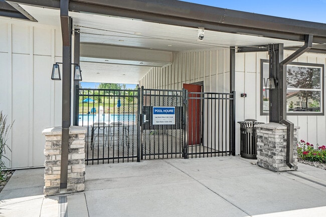 Building Photo - 4806 Wildwood Way