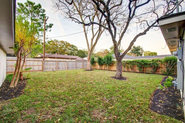 Building Photo - 5730 Birdwood Rd